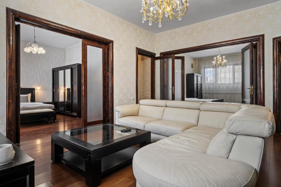 Regal 3Bdr Apartament Apartment in Bucharest