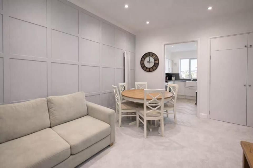 Modern 1-Bed Apartment in Hertford with Private Parking Apartment in Hertford