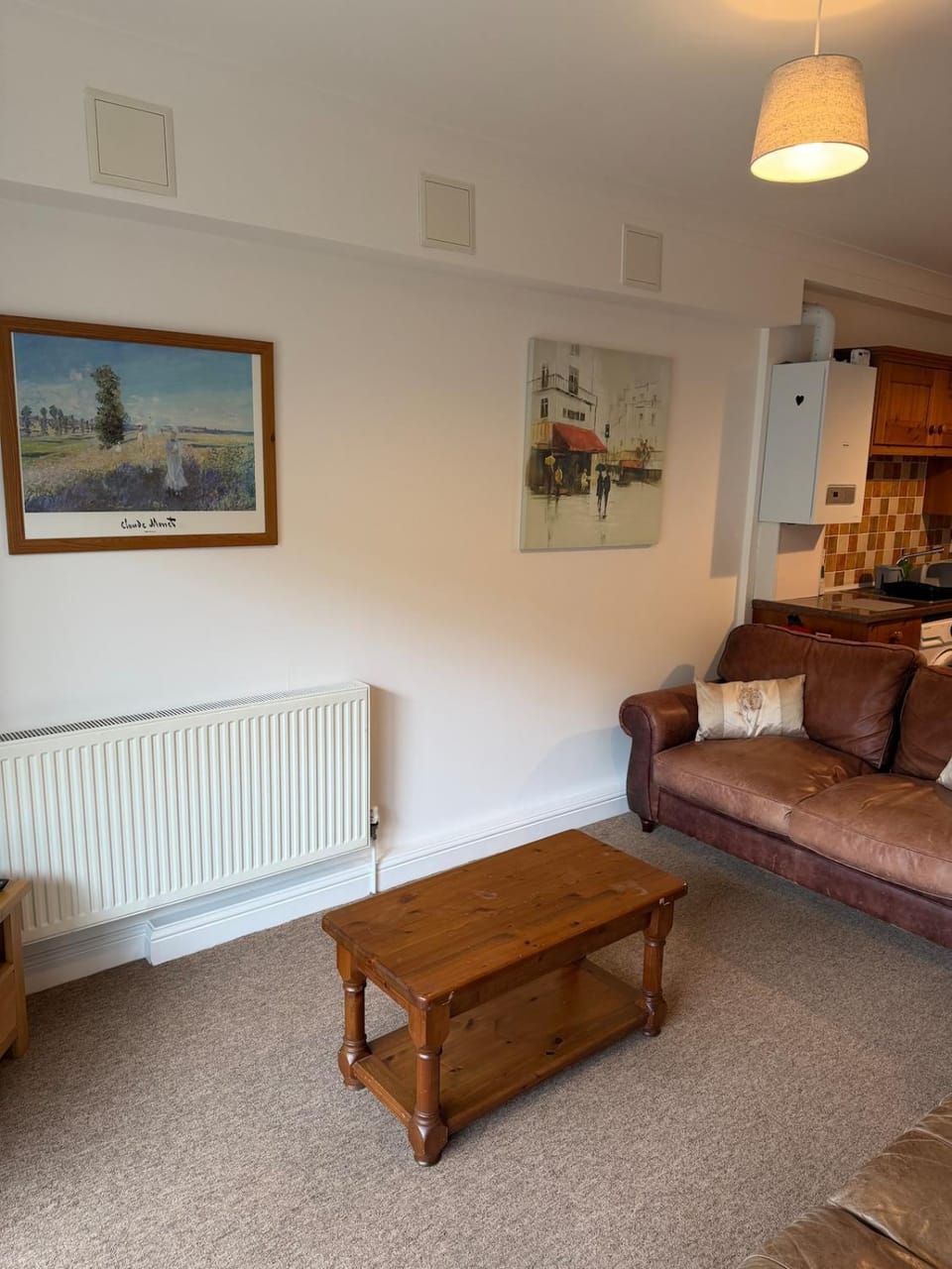 Living room, Seating area, internet
