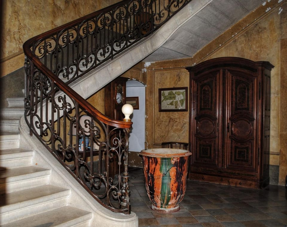 Property building, Living room