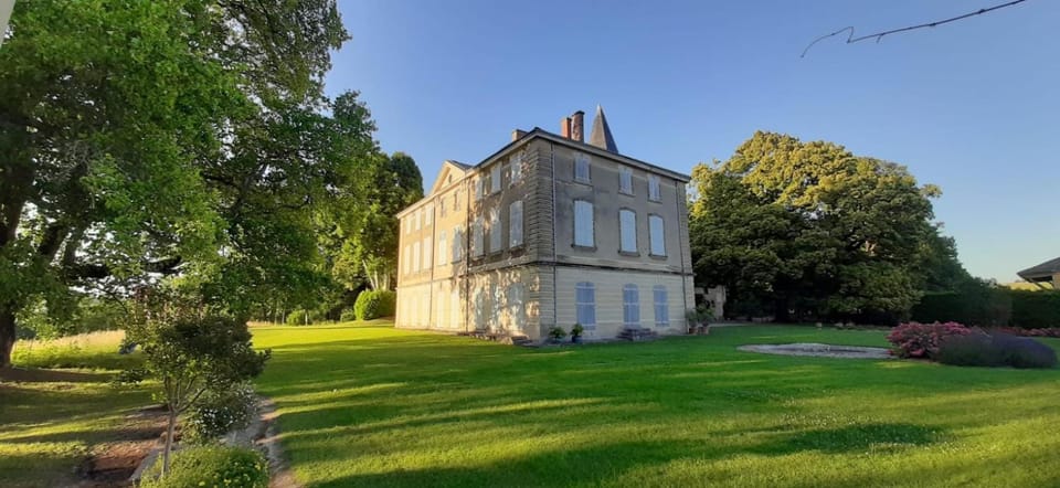 Chateau de Barral - Piscine privée House in Auvergne-Rhône-Alpes
