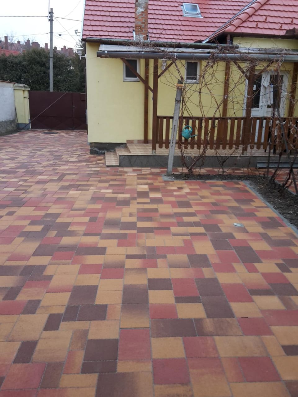 Facade/entrance, Garden