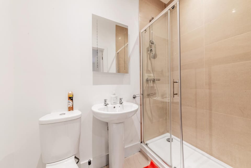 Shower, Toilet, Bathroom