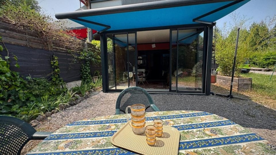 Patio, Garden, Dining area, Garden view