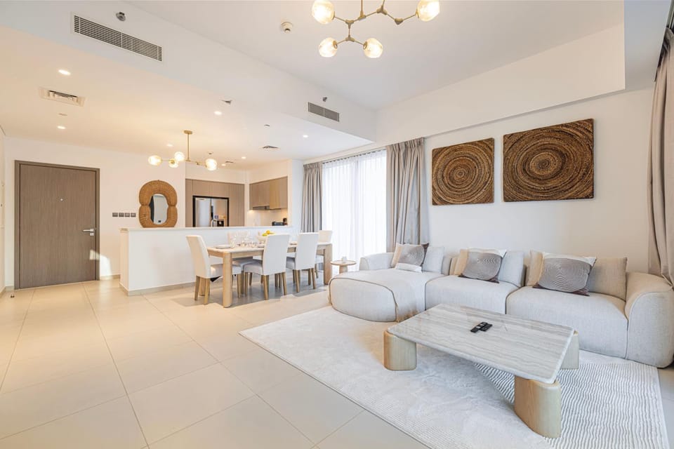 Luxury Downtown 3 Bedroom with amazing Burj View, Private Jacuzzi on a large Balcony and Private Sauna Apartment in Dubai