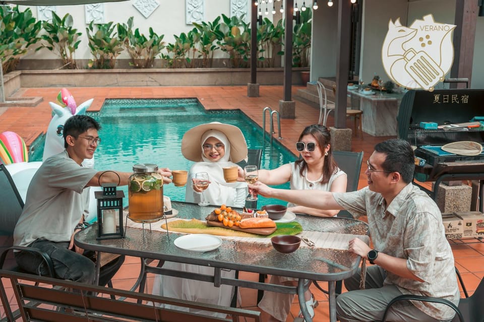 Seating area, Dining area, Swimming pool