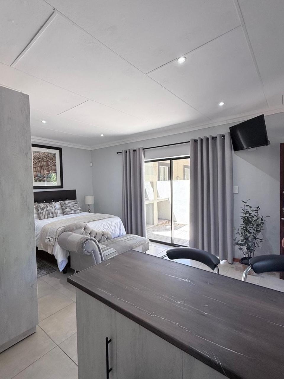 Modern & Stylish Bachelor Flat Apartment in Eastern Cape