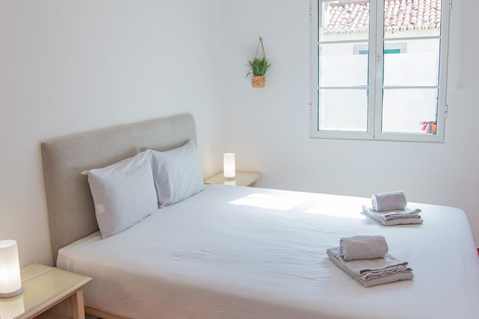 Fisherman's Terrace - Free Parking Apartment in Câmara De Lobos