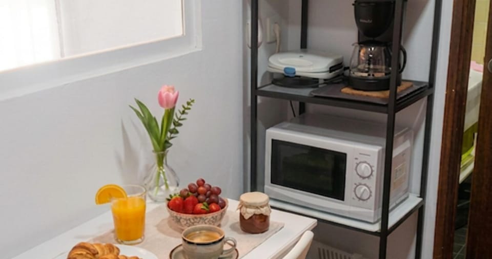Coffee/tea facilities, toaster