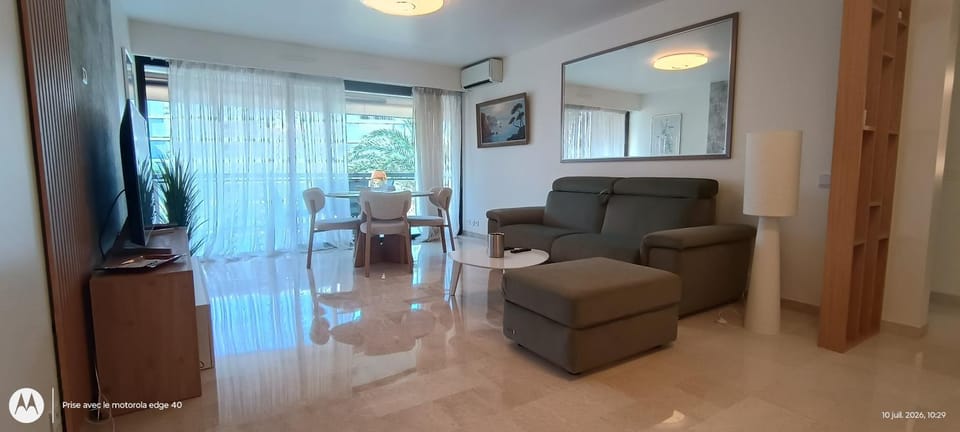 Les Jardins de la Croisette- luxueux 2p terrasse parking Apartment in Cannes