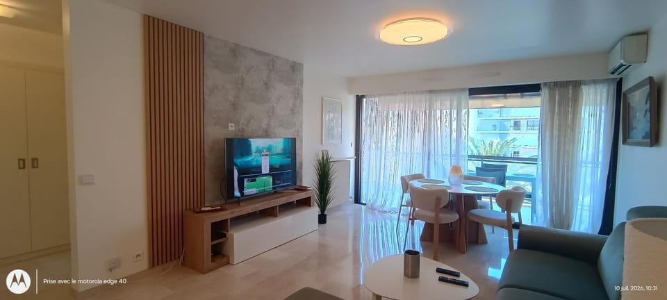 Les Jardins de la Croisette- luxueux 2p terrasse parking Apartment in Cannes