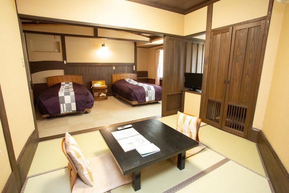 Seating area, Bedroom, wardrobe