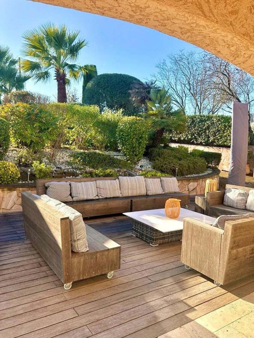Villa provençale, piscine, jacuzzi & parking Villa in Roquebrune-sur-Argens