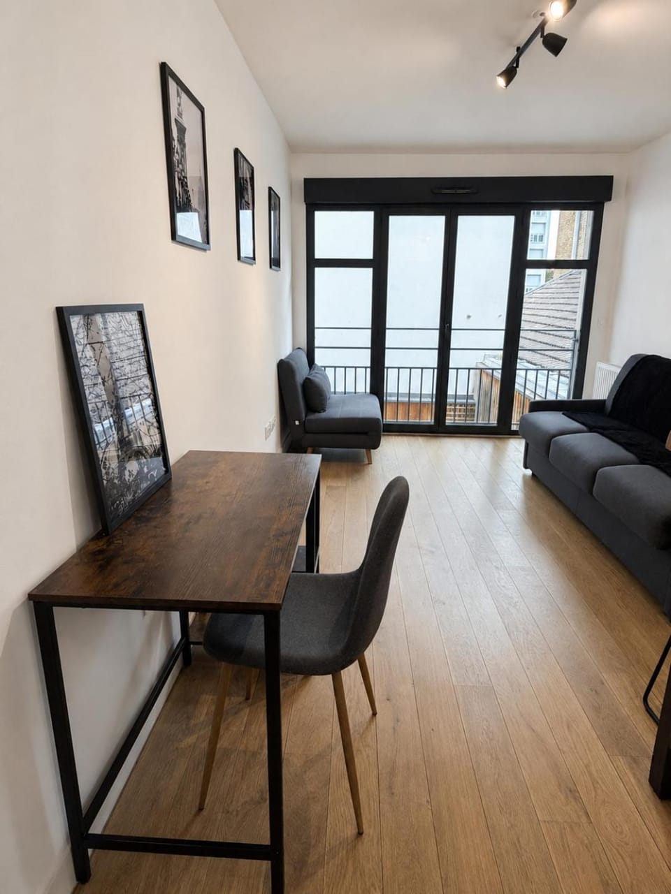 Living room, Bedroom