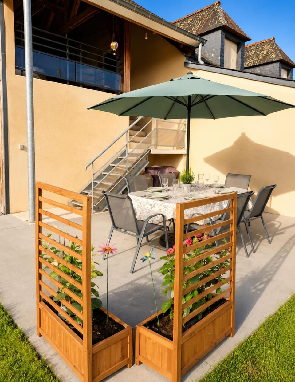 Patio, Garden view