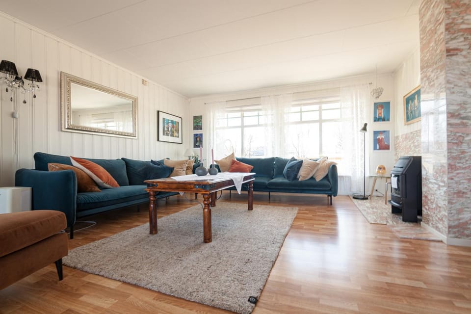 Living room, Seating area, fireplace