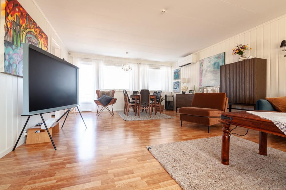 TV and multimedia, Living room, Seating area