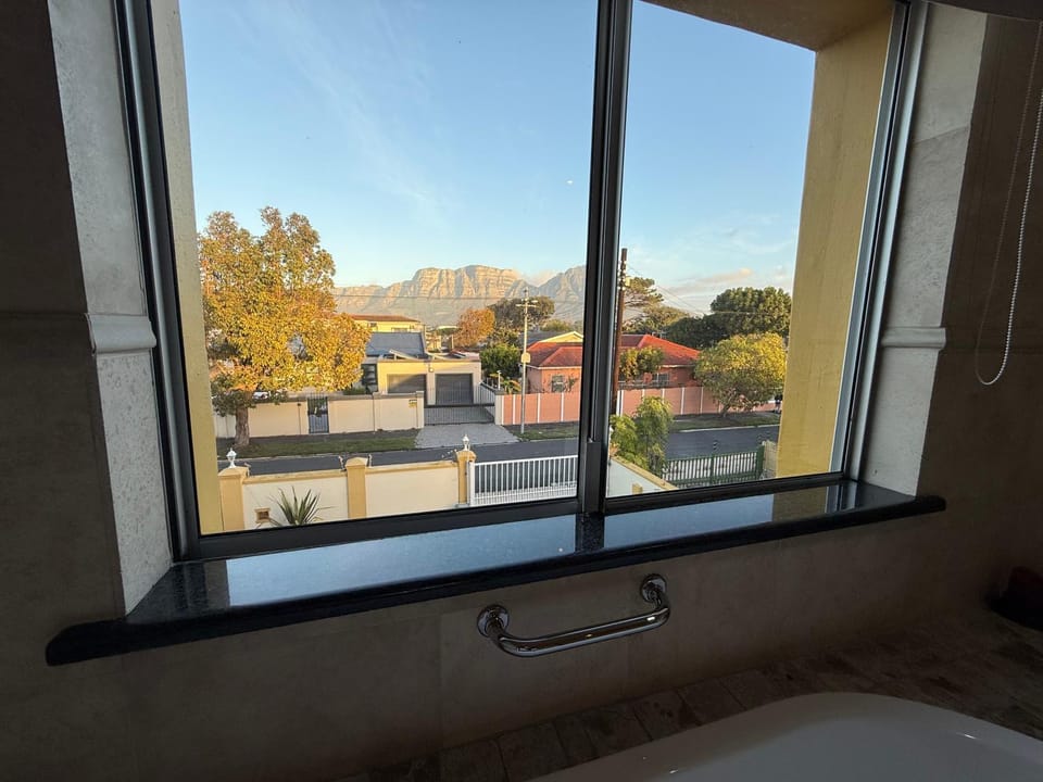 Golden Feathers Lodge Bed and Breakfast in Cape Town
