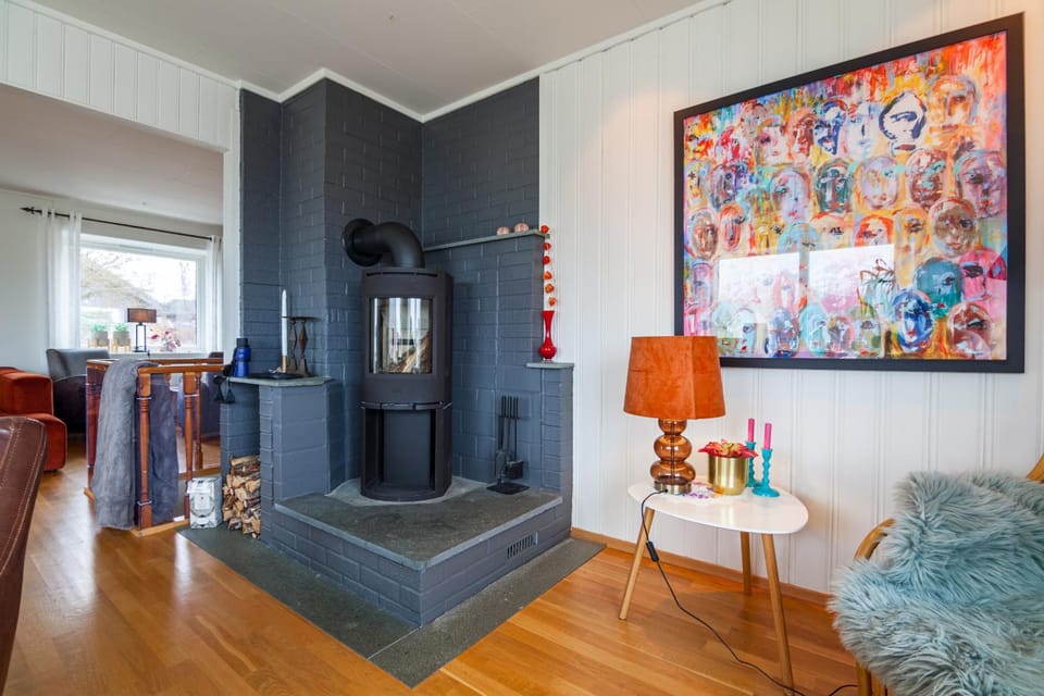 Living room, Seating area, fireplace