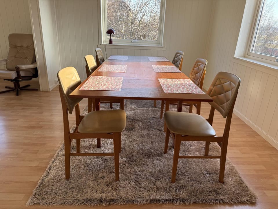 Living room, Seating area, Dining area