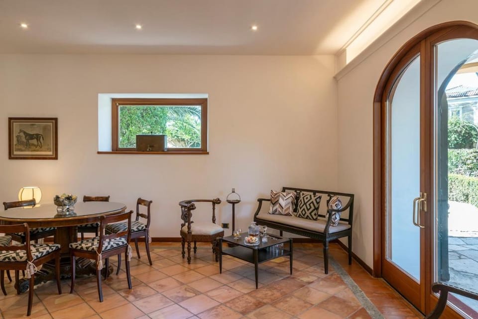 Dining area, Garden view