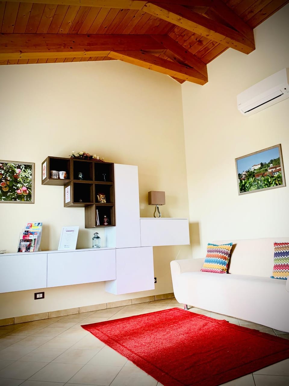 Living room, Garden view