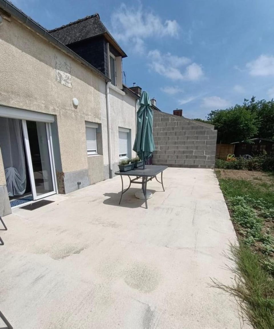 Patio, Day