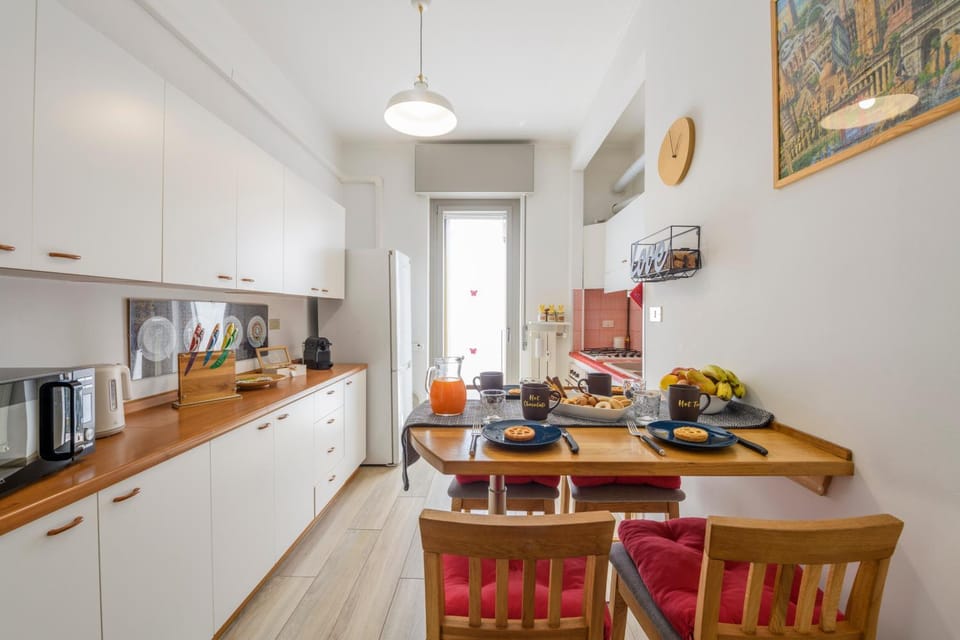 Dining area, kitchen