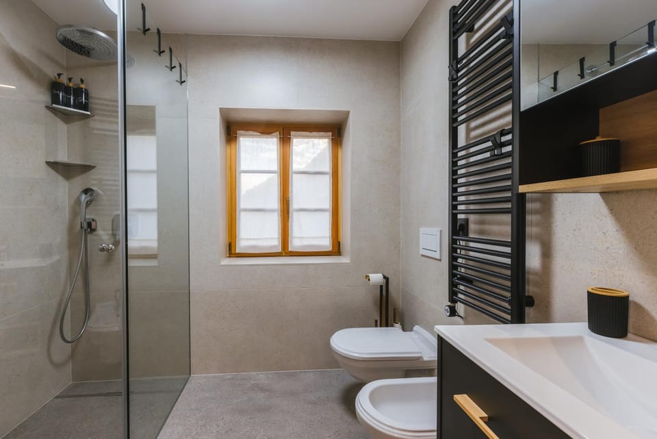 Shower, Bathroom, towels