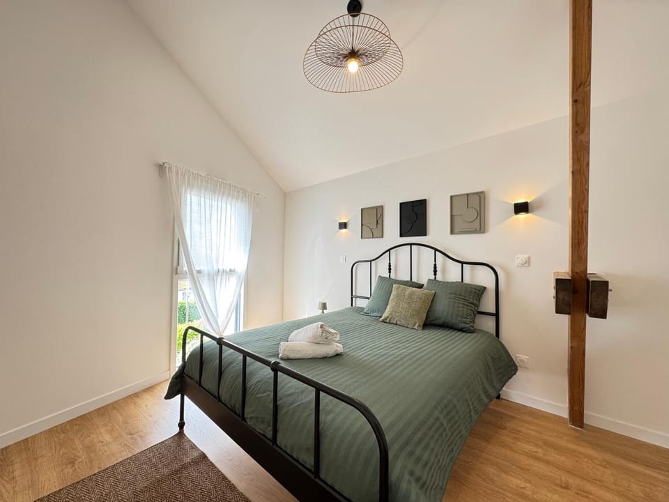 L'instant - Wifi, TV, 8 personnes, Jardin Villa in Carquefou