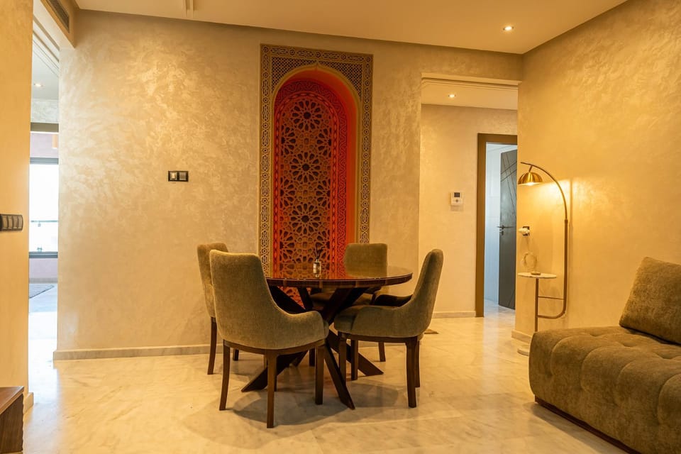 Seating area, Dining area