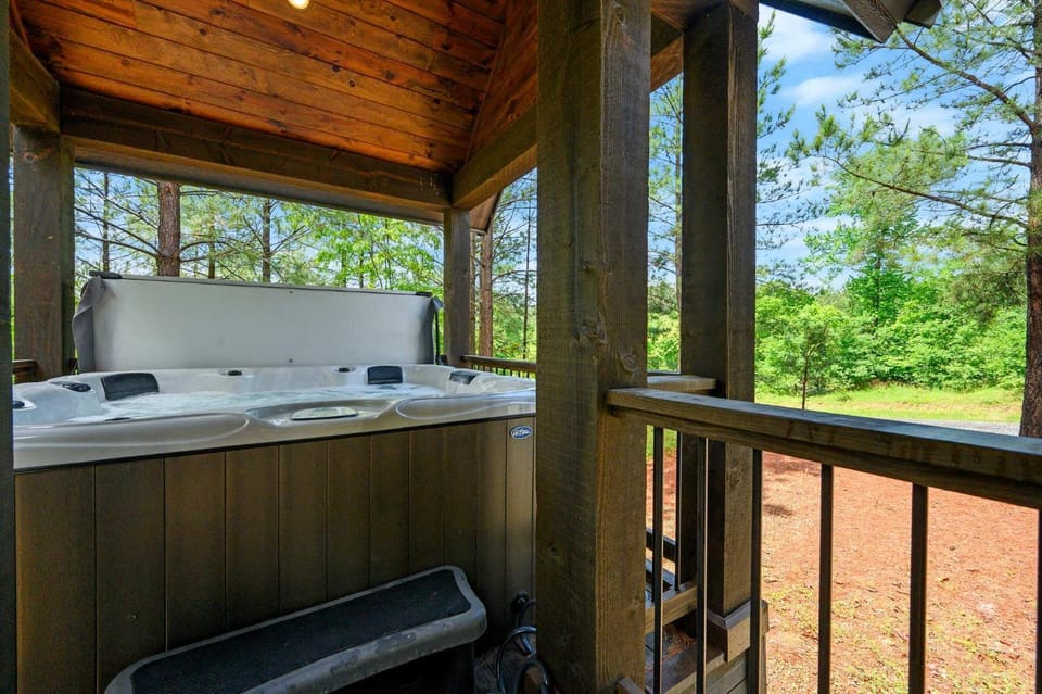 Happy Heart Hideaway amazing outdoor space House in Oklahoma