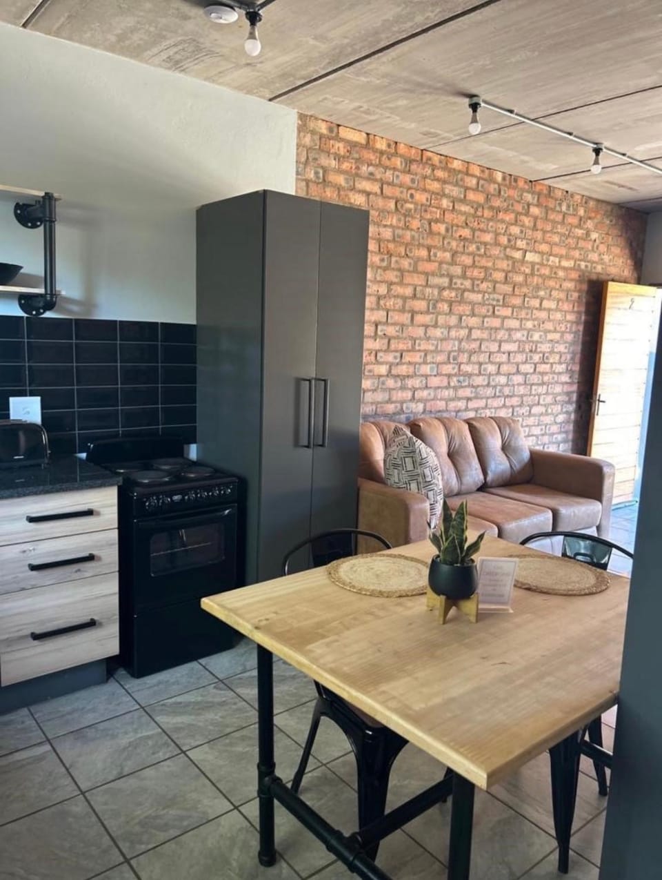 Living room, Dining area, kitchen
