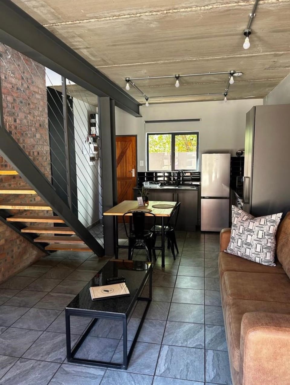 Living room, Dining area, kitchen