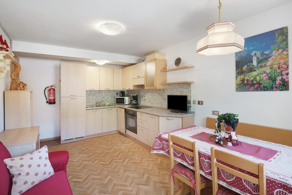 Property building, Kitchen or kitchenette, Living room