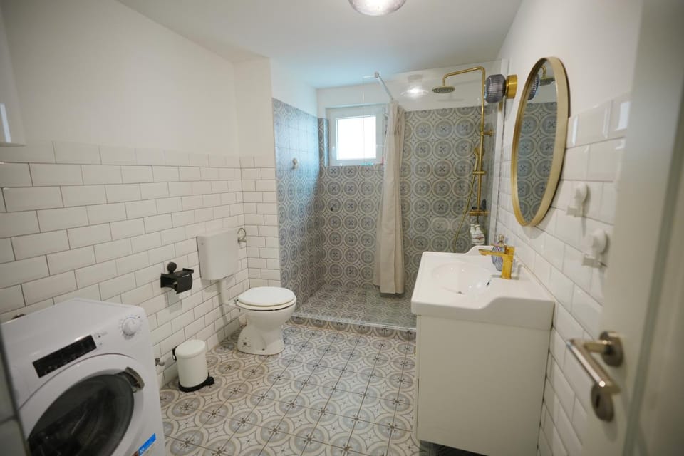 Shower, Bathroom, washing machine