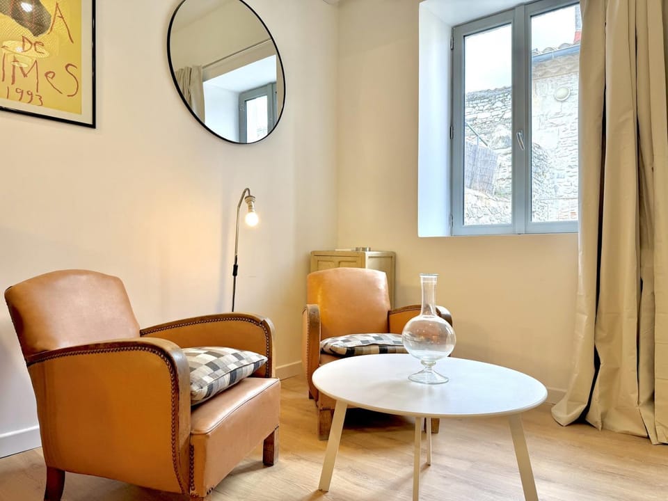 Les Suites du Richelieu, climatisées , 4 pers,à Nîmes Apartment in Nimes