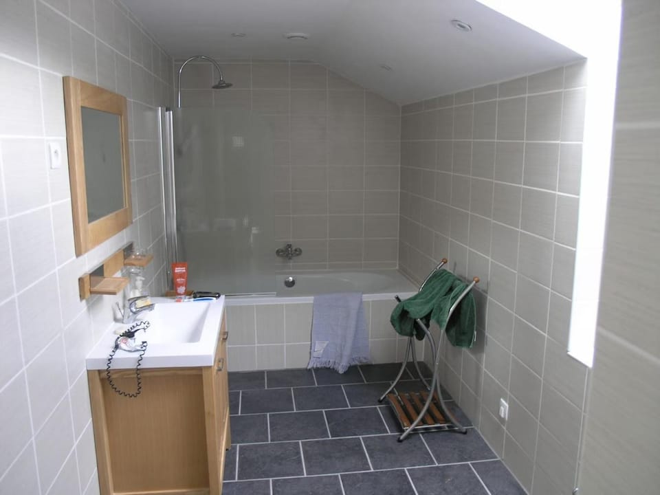 Shower, Bathroom, Bath, towels