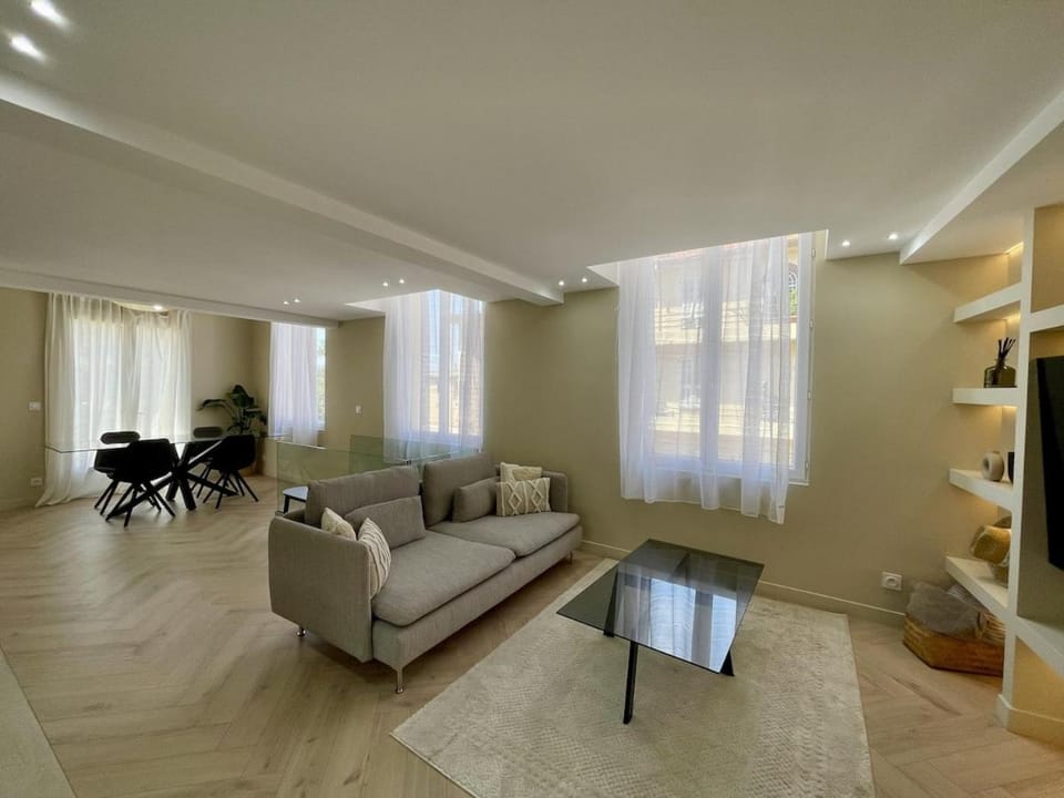 Nice house with sunny terrace and AC Villa in Nice