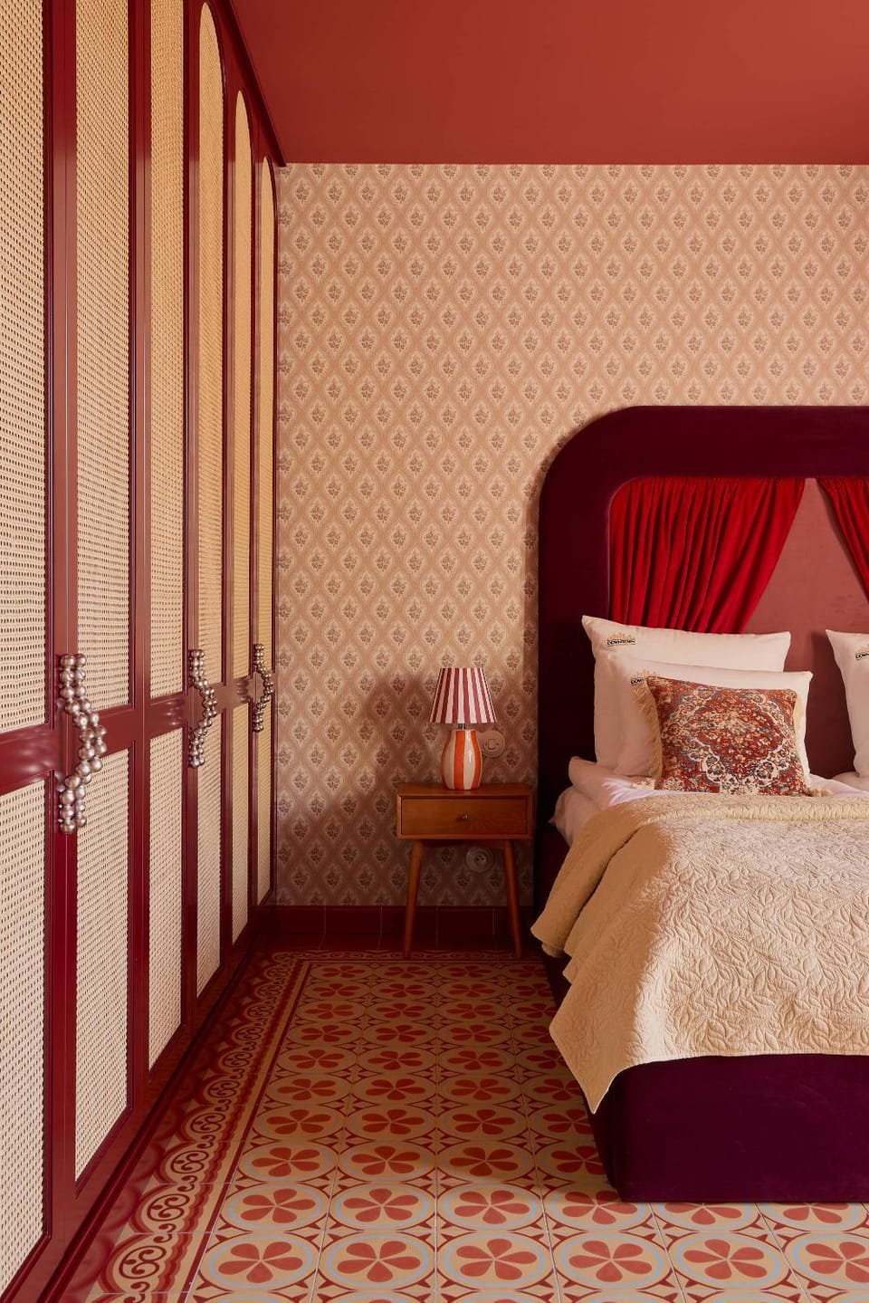 Bed, Photo of the whole room, Bedroom, wardrobe