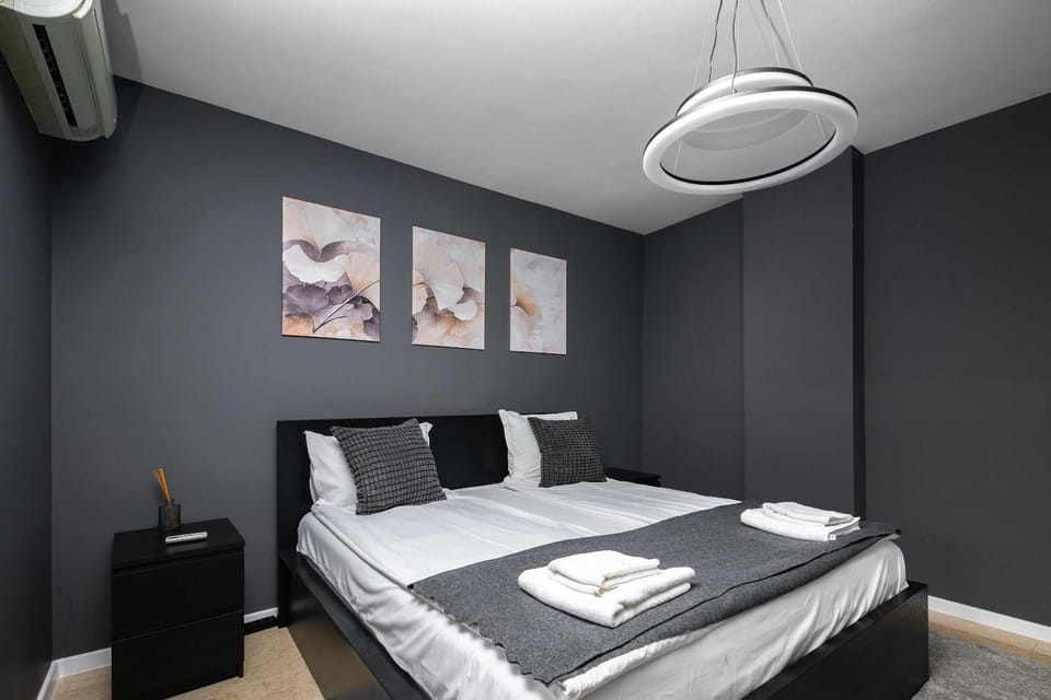 Bed, Photo of the whole room, Bedroom, air conditioner