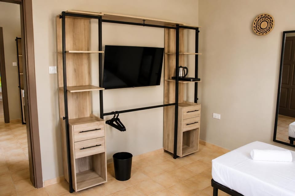 TV and multimedia, Evening entertainment, wardrobe