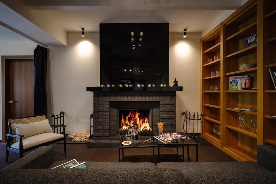 Library, Seating area, fireplace