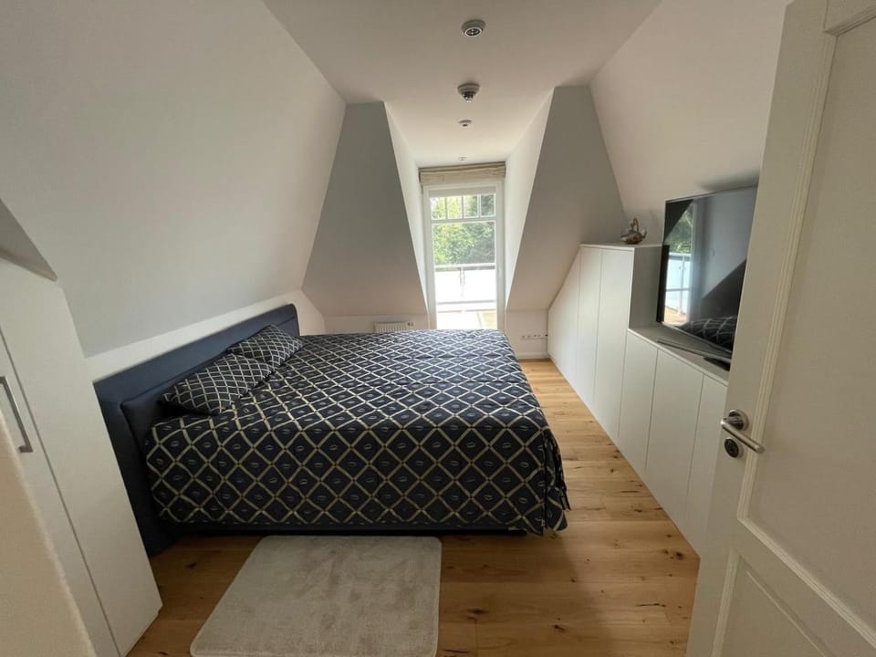 Property building, Living room, Bedroom