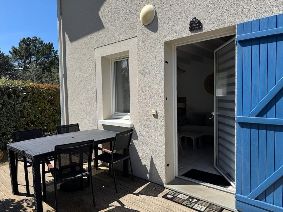 Property building, Patio