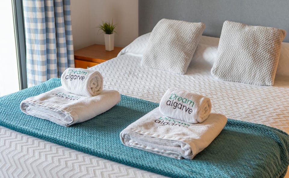 Photo of the whole room, Bedroom, towels