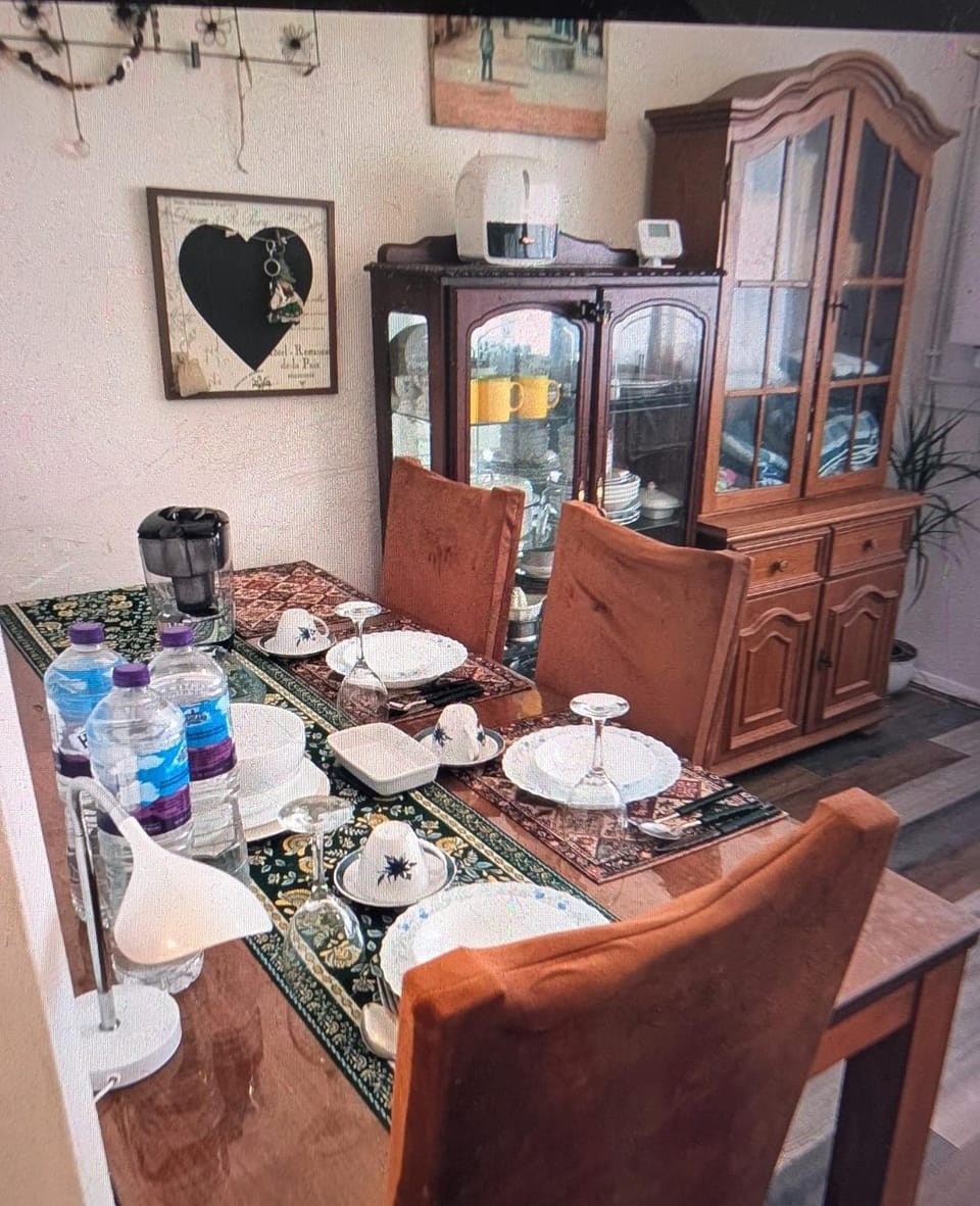 Three bedroom house free drive way and 4 beds in Scunthorpe Apartment in Scunthorpe