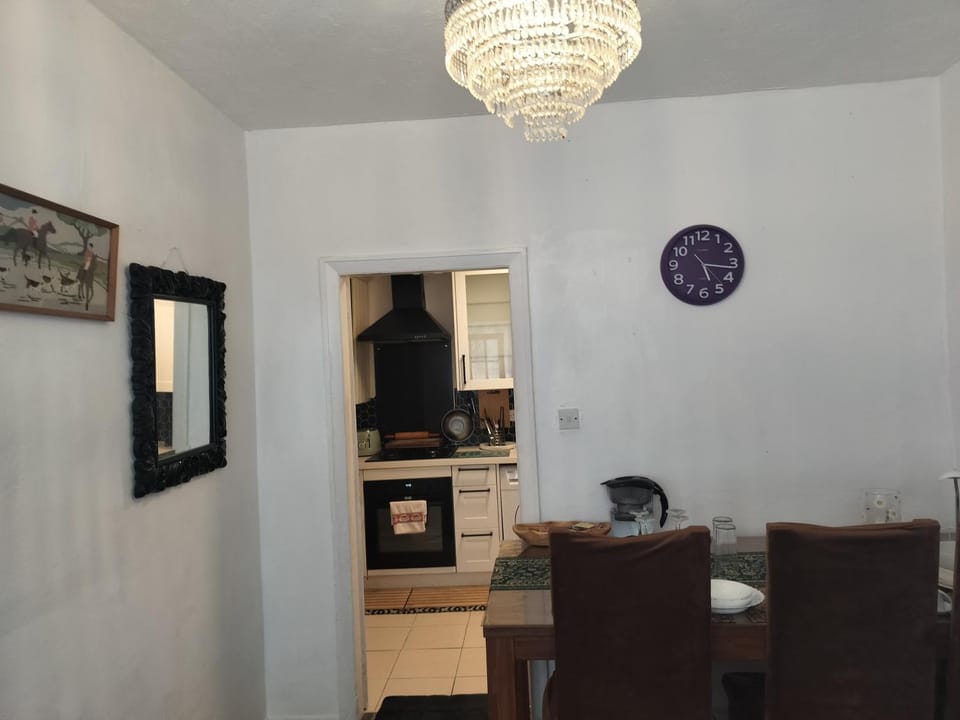 Three bedroom house free drive way and 4 beds in Scunthorpe Apartment in Scunthorpe
