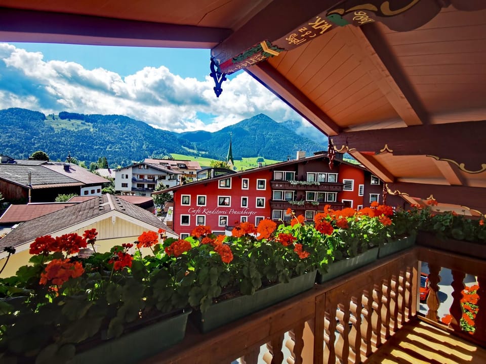 Balcony/Terrace, Mountain view