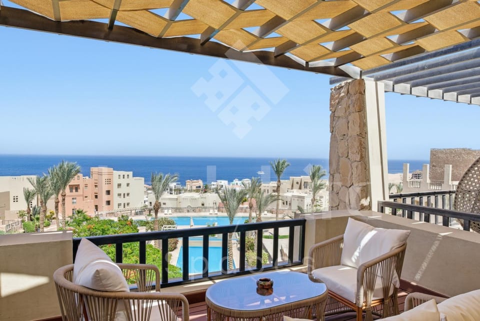 Balcony/Terrace, Pool view, Sea view